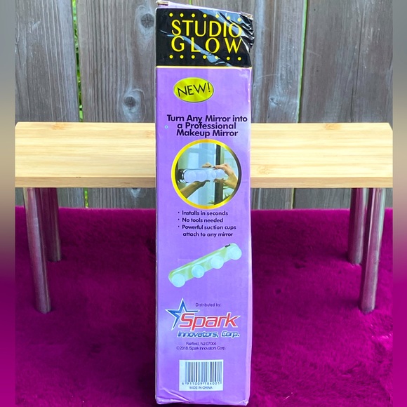 Studio Glow Professional Make-Up Lighting - Picture 8 of 12